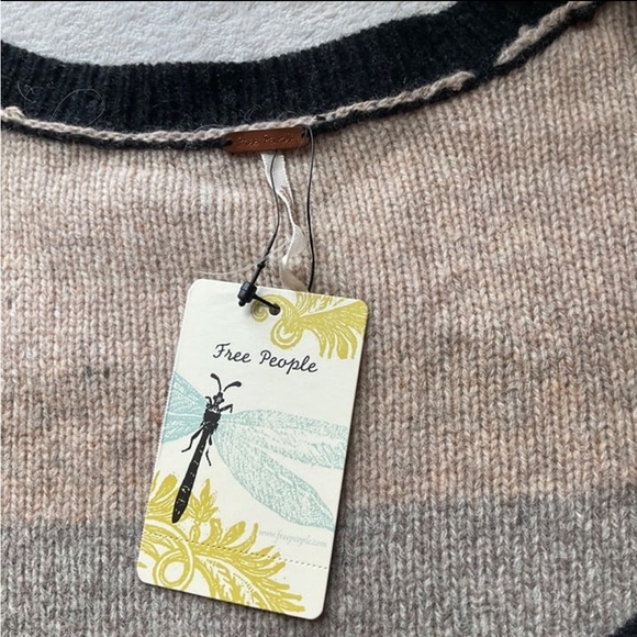 NWT Free People wool sweater size M - Picture 9 of 10